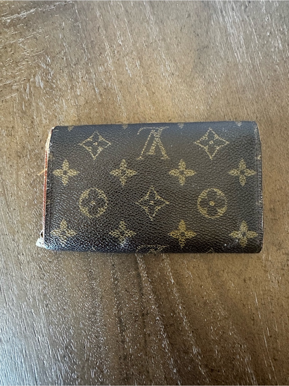 Louis Vuitton Vintage Porte-Monnaie Tresor Wallet
**Price is firm*** - Picture 3 of 16